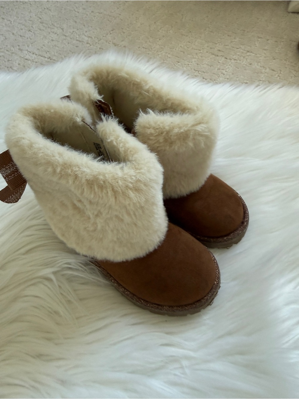 Olive & Edie Faux Fur Bow Boots Toddler 6
